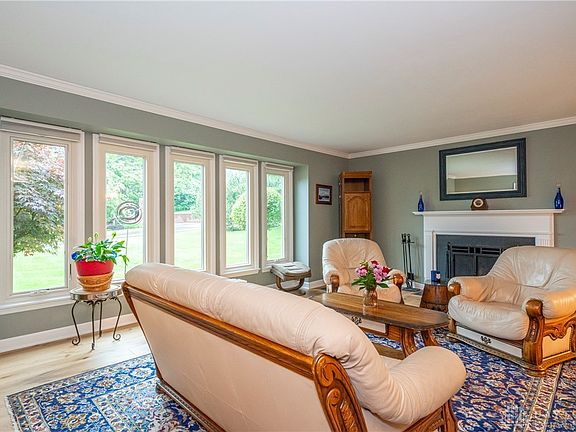 4th image of 849 Barth Ln