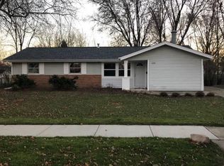 1225 W Weathersfield Way, Schaumburg, IL 60193