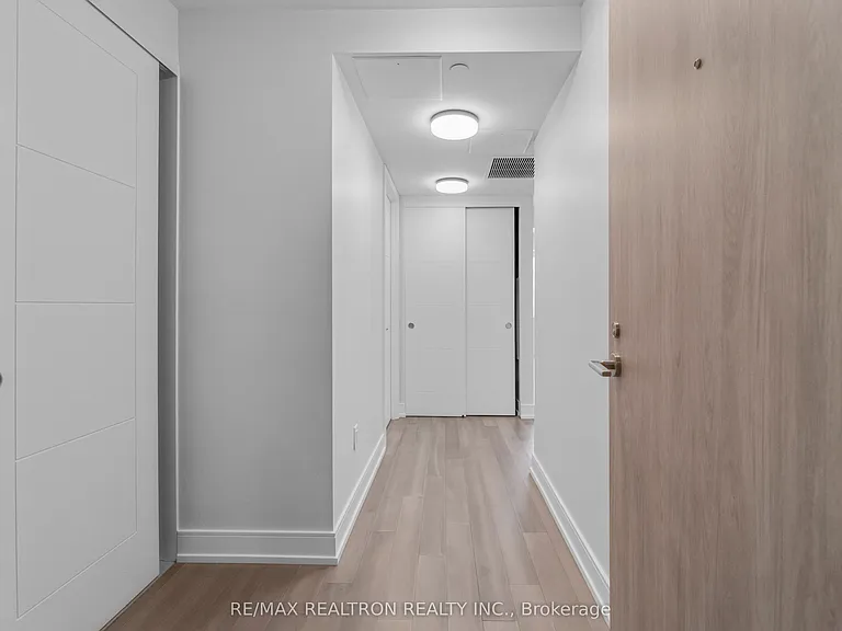 664 Spadina Ave #205 — Photo 3