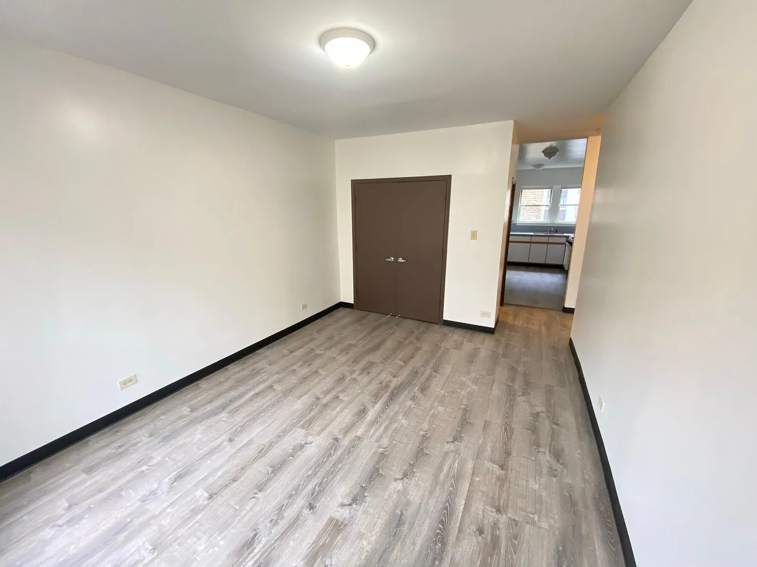 Central Park Apartments — Photo 3