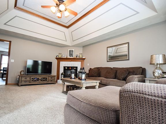 3rd image of 298 Early Wyne Dr