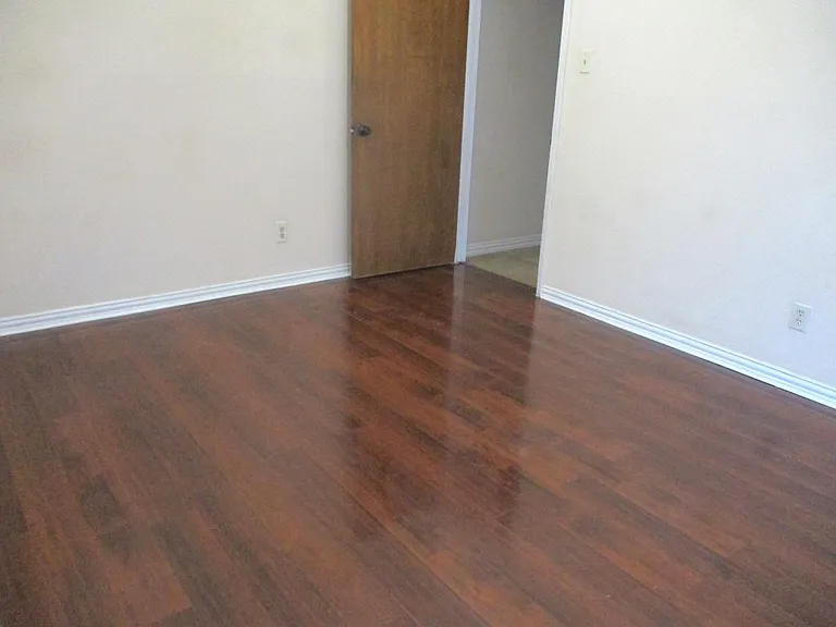 203 Yorkshire Ct — Photo 25