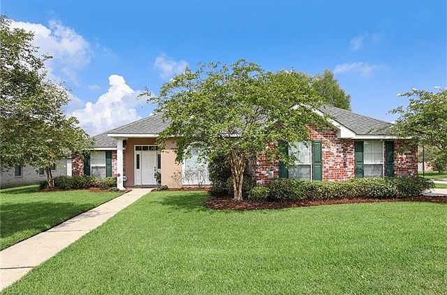 1st image of 101 Oak Knoll Ct