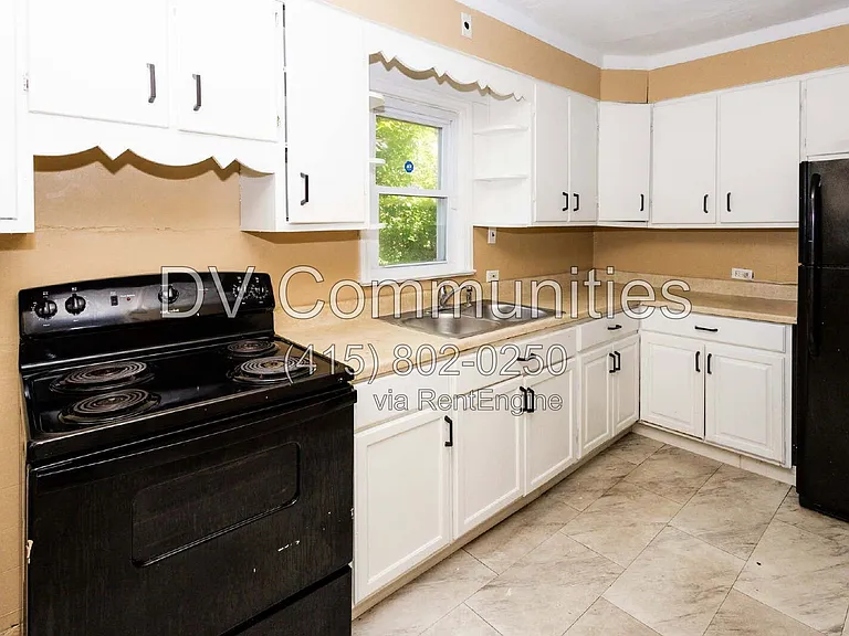 1148 E 176th St — Photo 35
