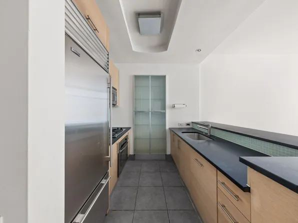 325 Fifth Avenue 8E image 3 of 10