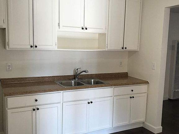 5th image of 522 1/2 W 81st St