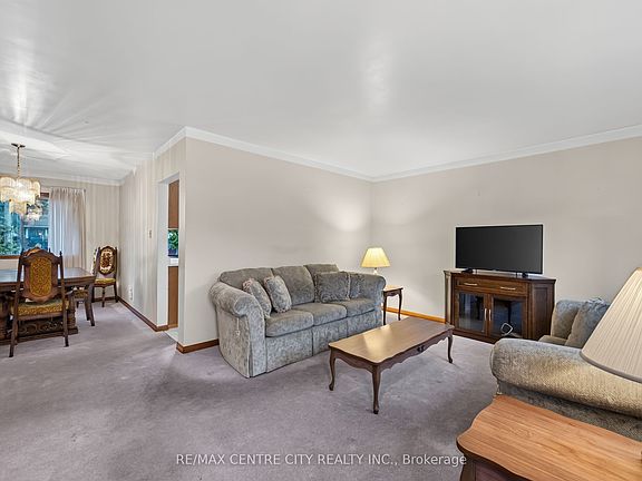 5th image of 208 Niagara St