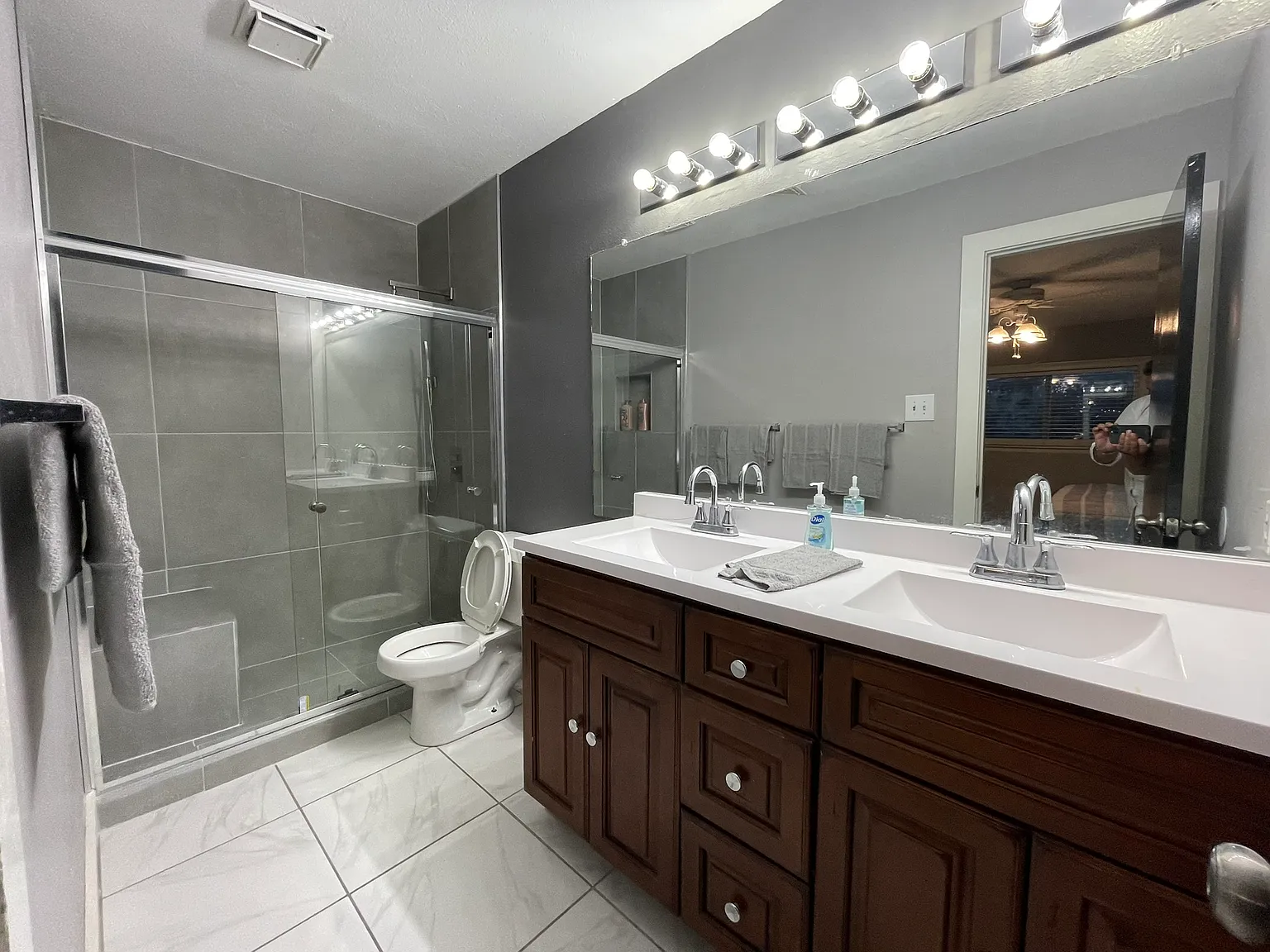 4 bed, 1689 sqft, $4,400 — Photo 4