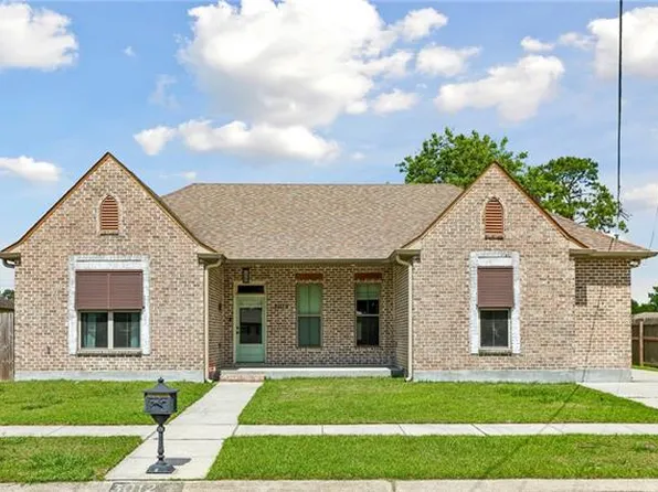 3012 Volpe Dr, Chalmette, LA 70043