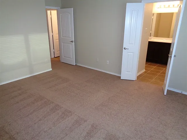 1000 Churchill Dr — Photo 6