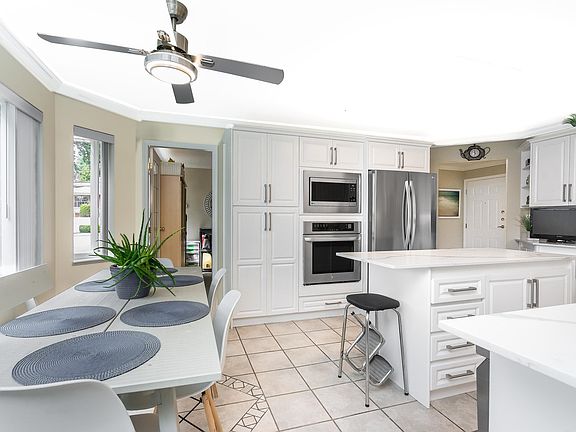 5th image of 14934 Thrift Ave #201
