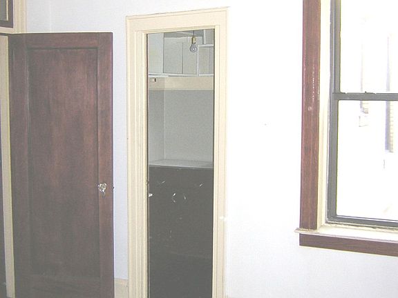 5th image of 3074 33rd St APT 2F