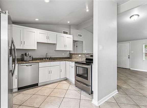 3rd image of 312 Lynnette Dr