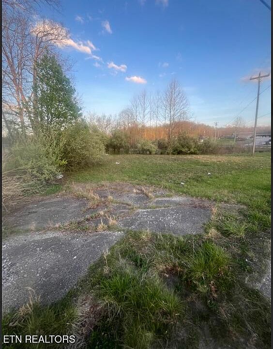 2nd image of Glass House Rd