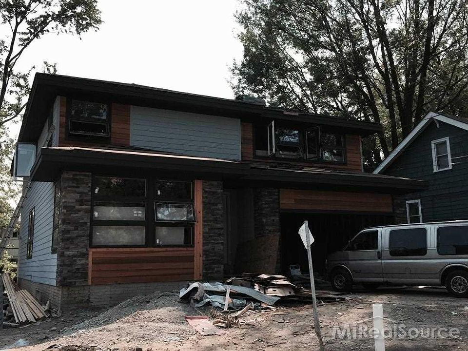 1st image of 814 Stanley Ct