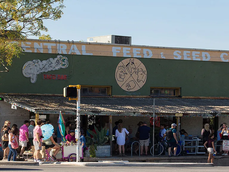 1.5 miles from popular South Congress restaurants and shopping