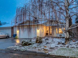 8 S Deerwood Rd SE, Calgary, AB T2J 6E1