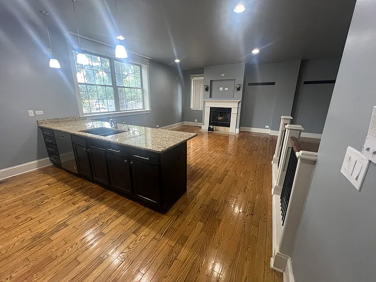 4956 S Vincennes Ave #1W — Photo 2