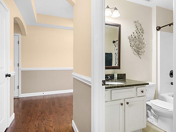 5th image of 442 Camden Lee Ct