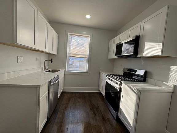 4th image of 3346 N Central Park Ave #1N