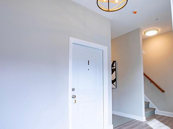 2nd image of 1309 N Scott St #4
