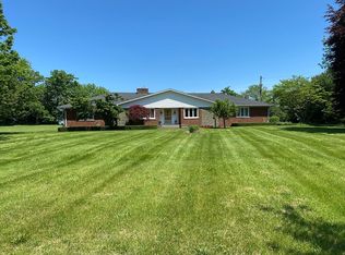 9526 E Lake Rd, North East, PA 16428