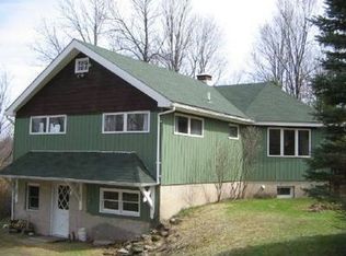 106 Rotten Rd, Equinunk, PA 18417