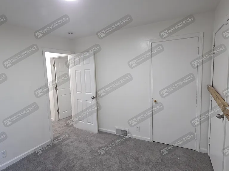 11781 Kilbourne St — Photo 10