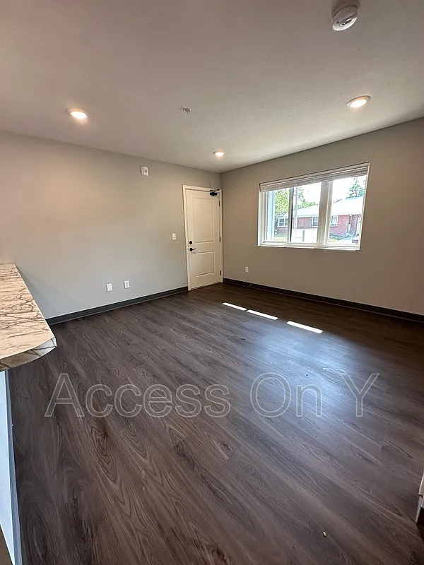 2 bed, 1.0 bath, 825 sqft, $1,375 — Photo 3