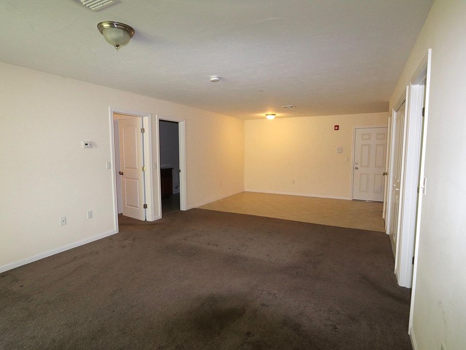 2nd image of 72 Turnpike Rd APT 302