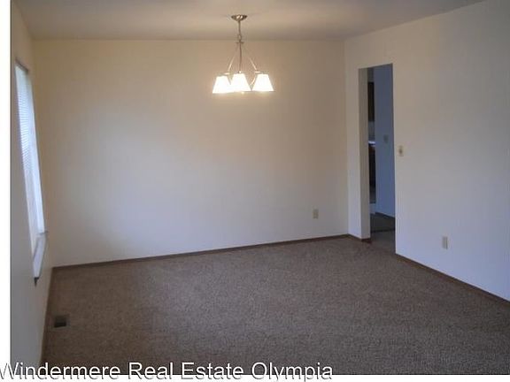 4th image of 5921 Thornbury Dr SE