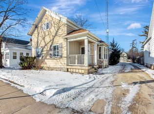 236 W South Park Ave, Oshkosh, WI