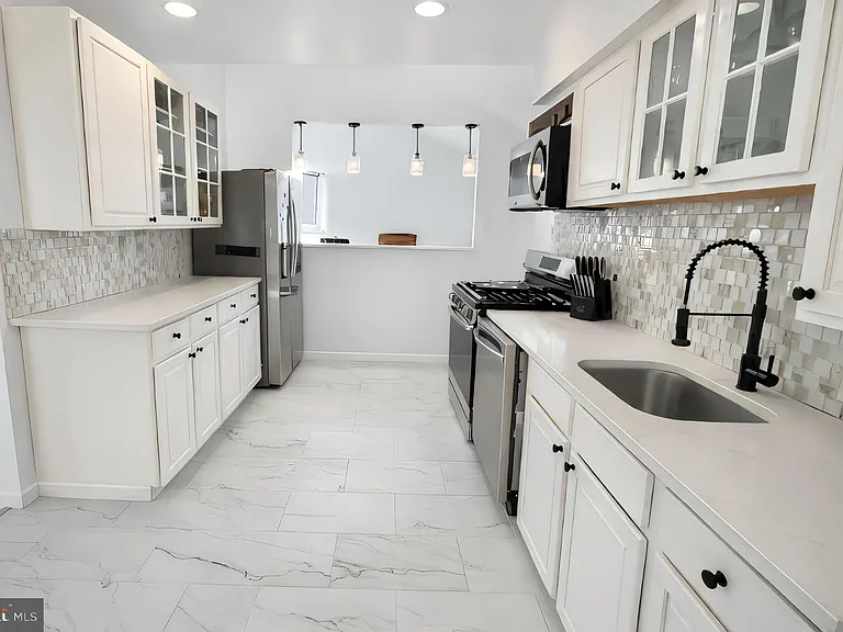 610 Ogden Dr — Photo 6