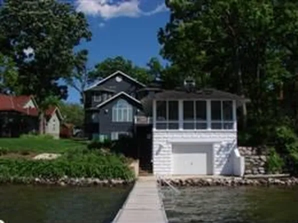 1607 E Lakeshore Dr, Twin Lakes, WI 53181