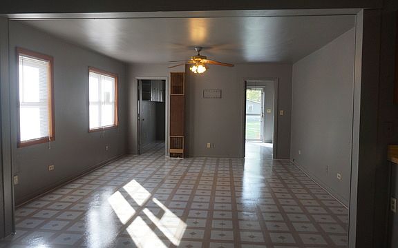 4th image of 16 Elmwood Ave