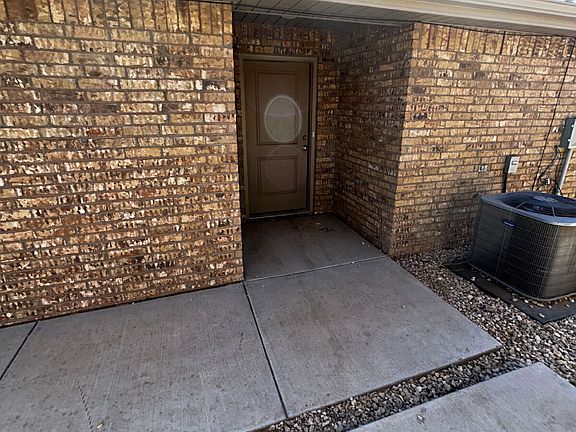 3rd image of 2119 N Avenue J #B