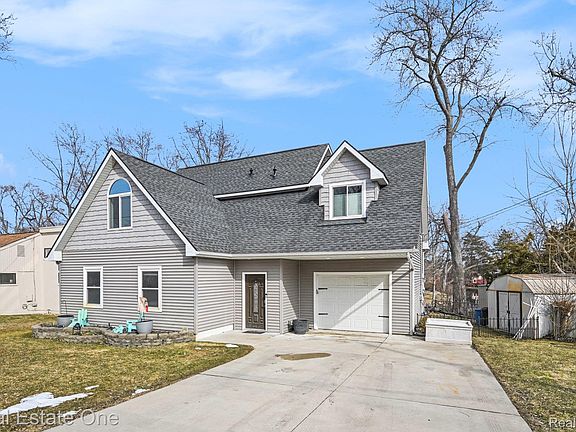 2nd image of 2061 Rosedale Dr