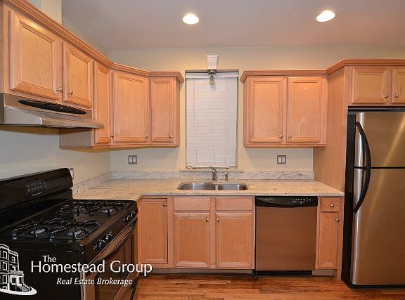 5th image of 3144 N Oakley Ave #Garden