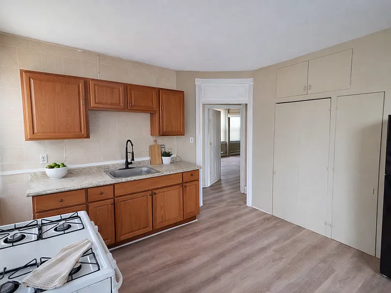 317 E Broad St #2 — Photo 2