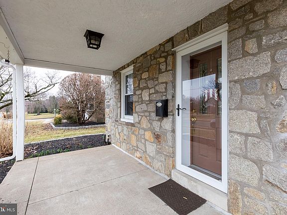 4th image of 204 N Belfield Ave