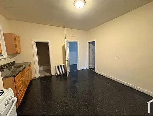 4 bed, $2,900 — Photo 4