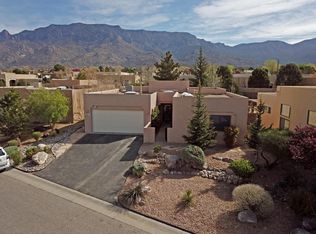 2313 Calle De Rafael NE, Albuquerque, NM 87122