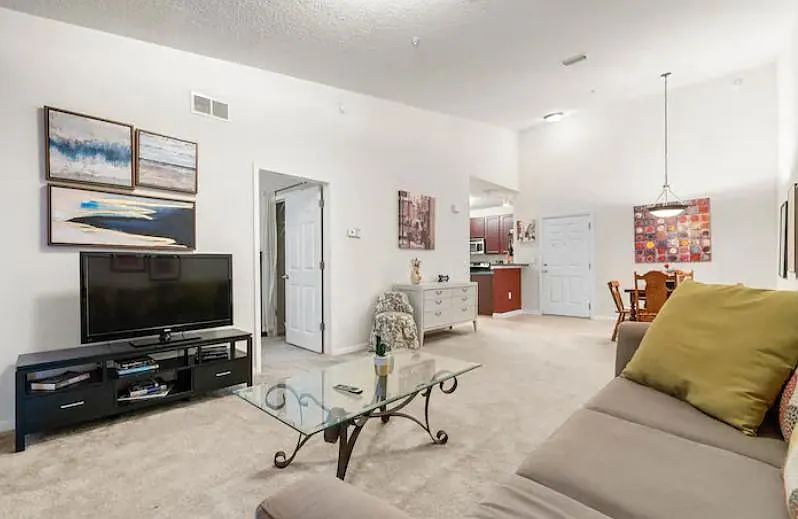 Building Photo - 8201 Green Parrot Rd #308