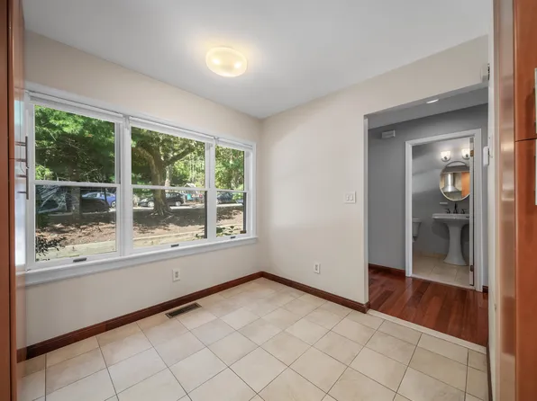 473 Undercliff Avenue image 13 of 33