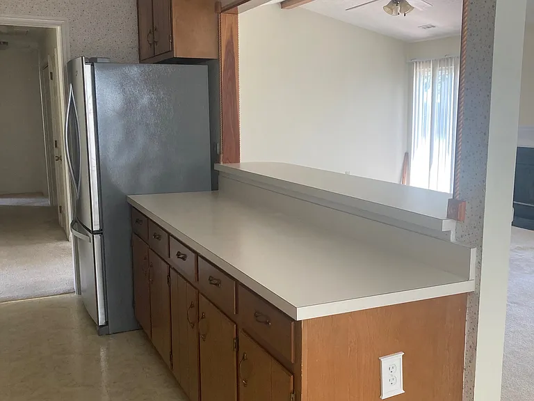 610 Barbara Ct — Photo 4