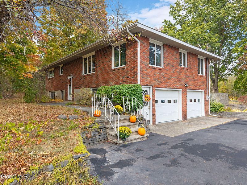5th image of 70 Fonda Road