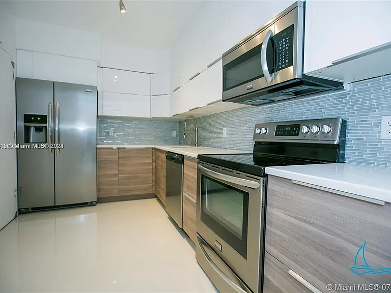 9381 E Bay Harbor Dr #302S — Photo 9
