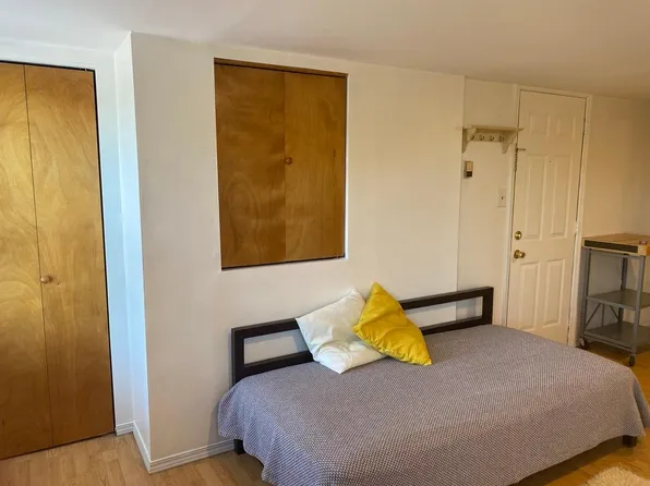 269 Park Avenue image 1 of 11