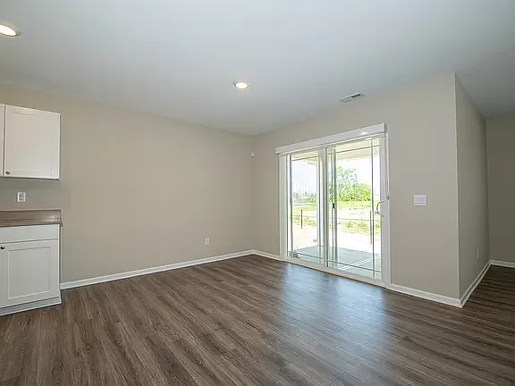 4 bed, 2.0 bath, 1771 sqft, $2,245 — Photo 4