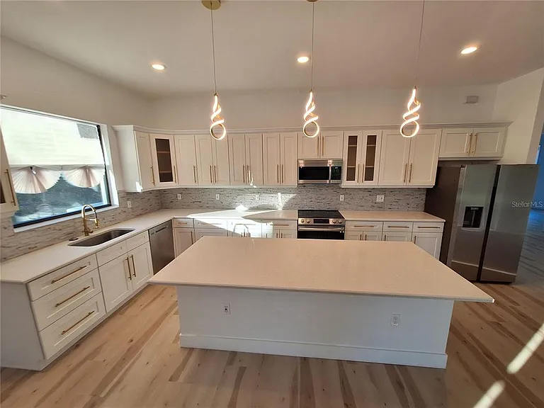 289 Albatross Rd — Photo 8
